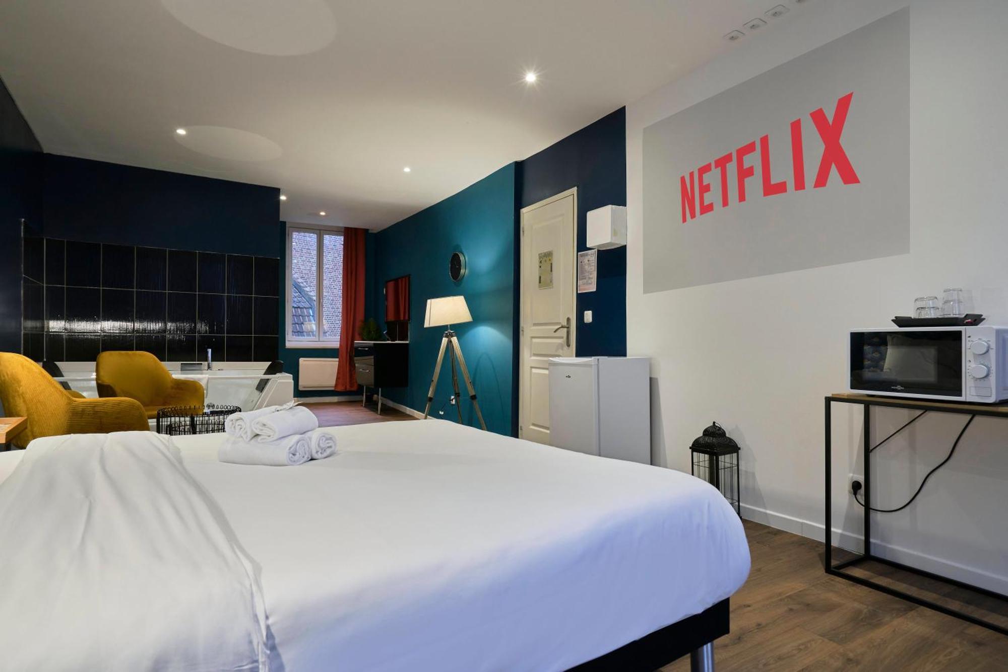 Ng Suitehome - Lille I Roubaix Centre I Grand Place - Balneo - Netflix - Wifi المظهر الخارجي الصورة